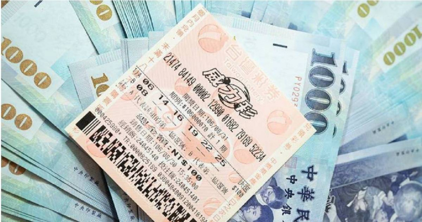 大樂透頭獎1億被扔了!他狠砸200萬租挖土機 衝垃圾場「挖啊挖」結局曝