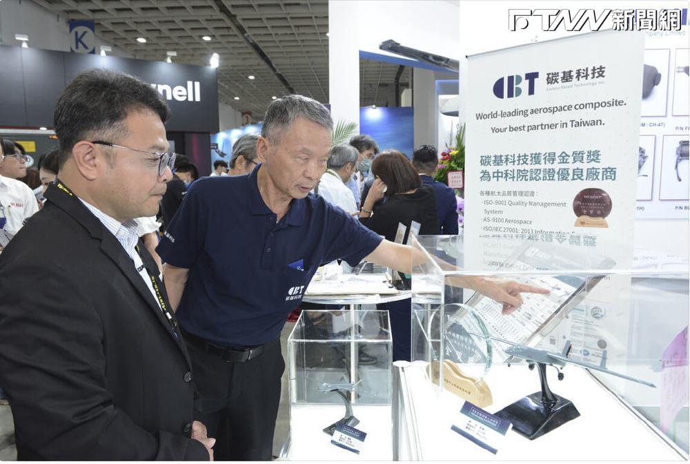 李孟居訪航太展 籲成立無人機民防隊強化自主防衛