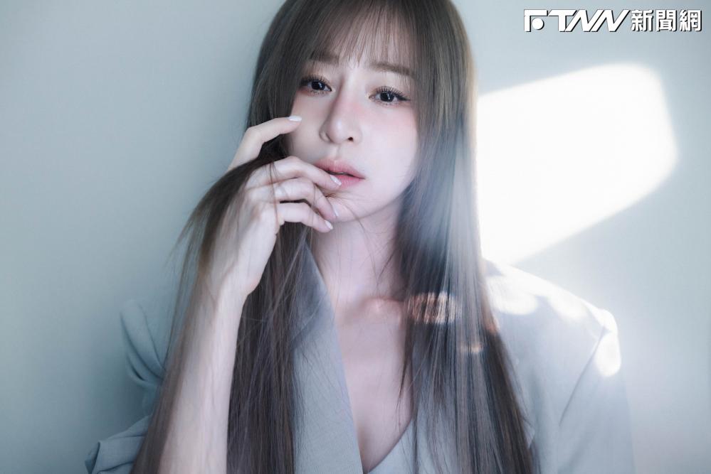 倒數7天攻蛋開唱!王心凌「甜燻照」唯美曝光 攝影狂按快門凍未條