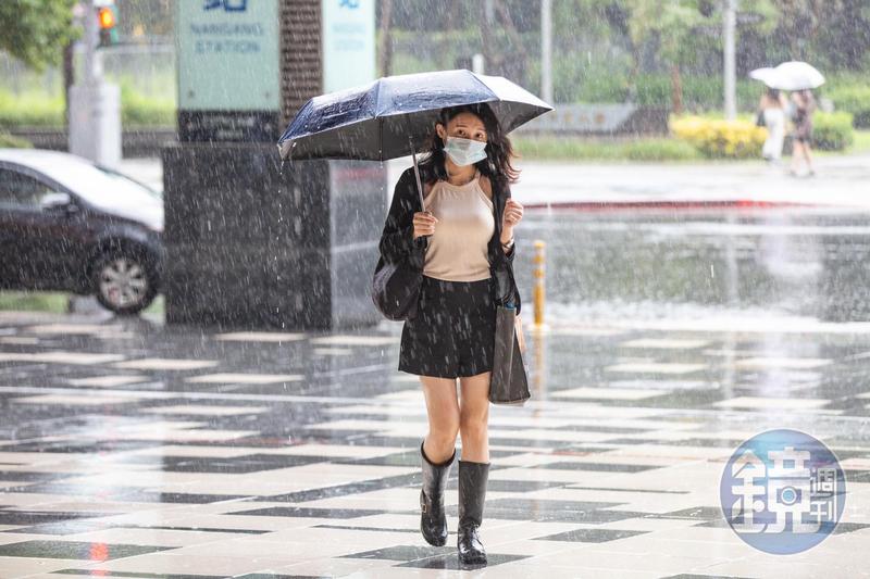 午後雷雨連炸4天 專家:中秋連假恐有颱風攪局