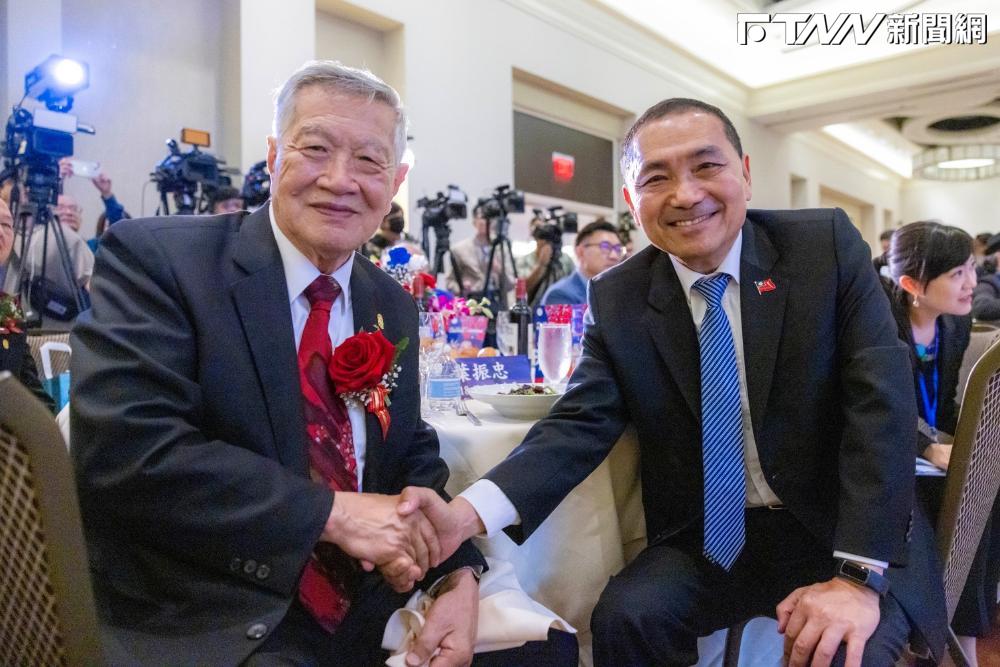 319槍擊案調查主責人再聚首! 李昌鈺現身侯友宜訪美僑宴露「相同出身」